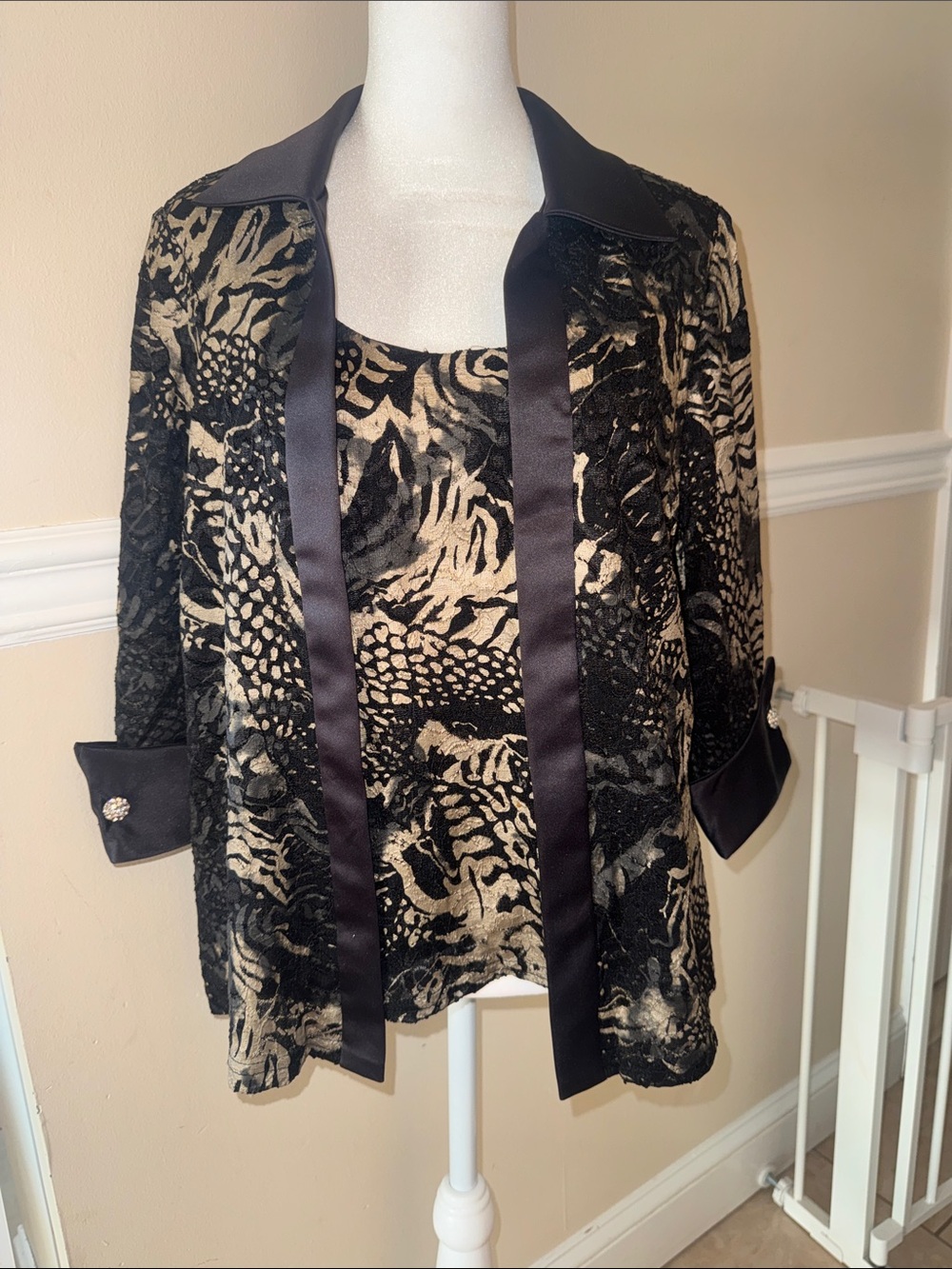 R&M Richards Black and Cream Animal-Print Open Front Jacket